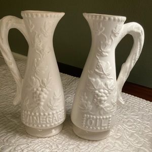 Traditional Americana Arnark white ceramic vinegar and oil set